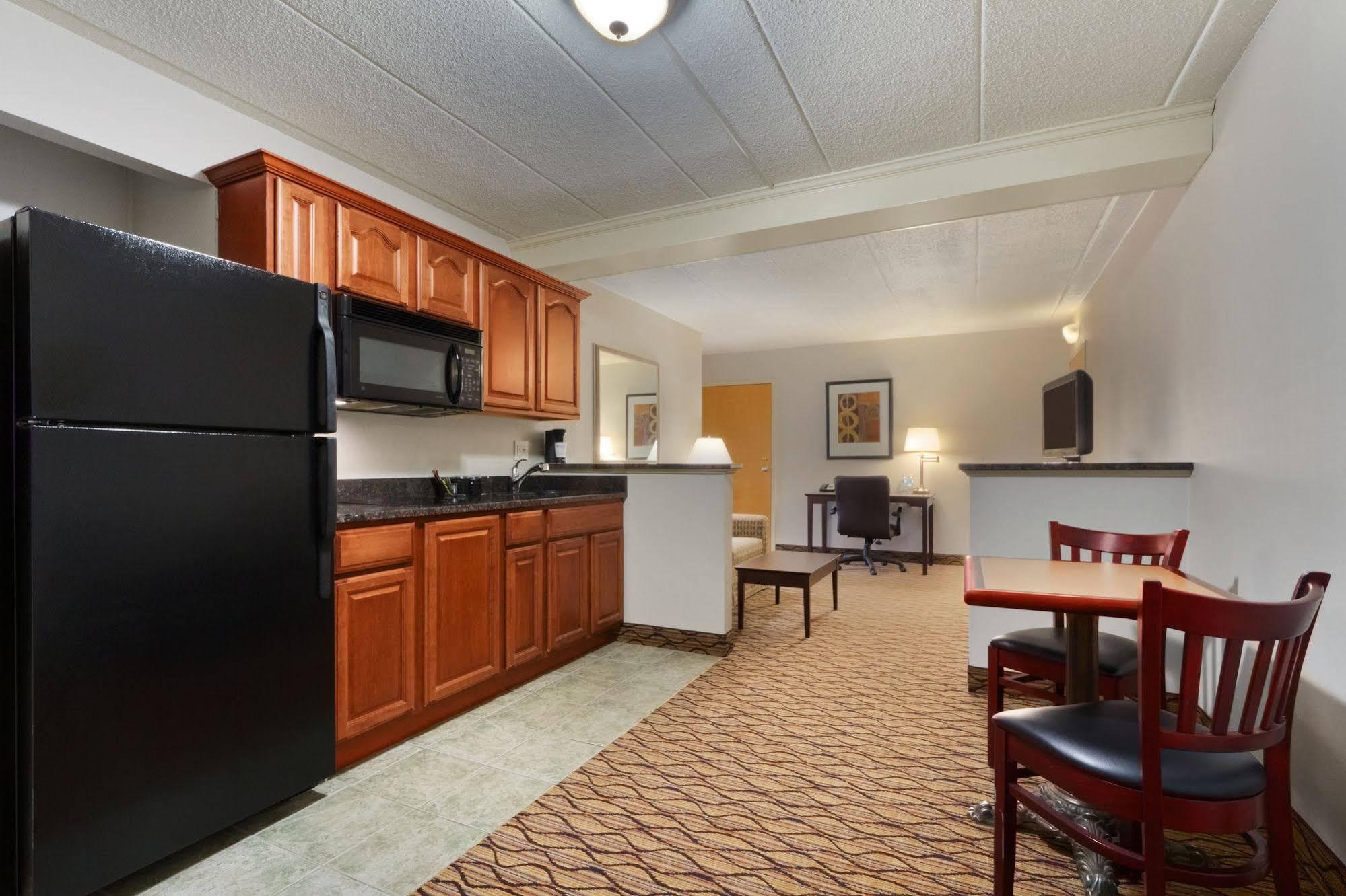 Comfort Inn & Suites Glen Mills - West Chester Zewnętrze zdjęcie