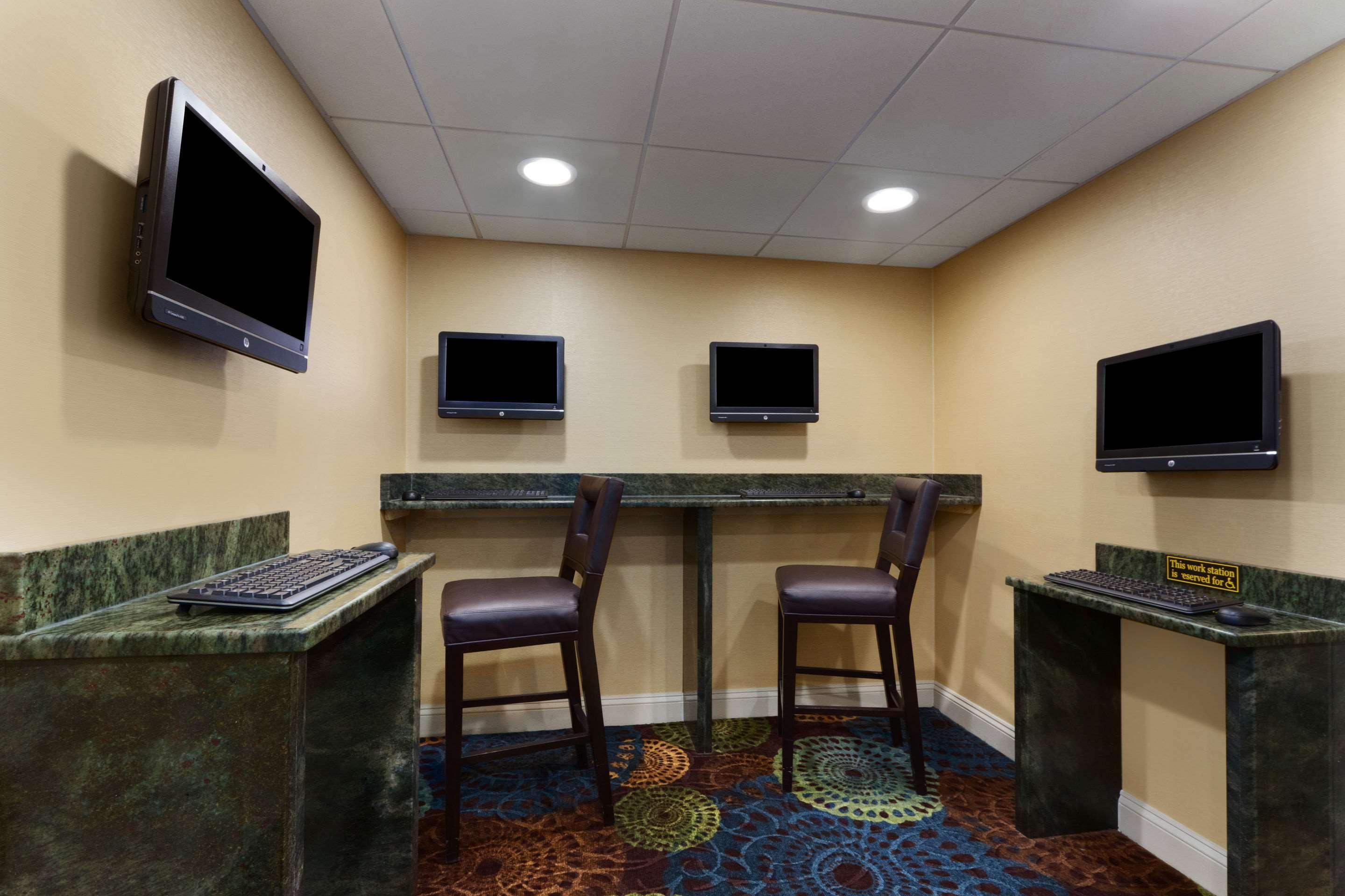 Comfort Inn & Suites Glen Mills - West Chester Zewnętrze zdjęcie