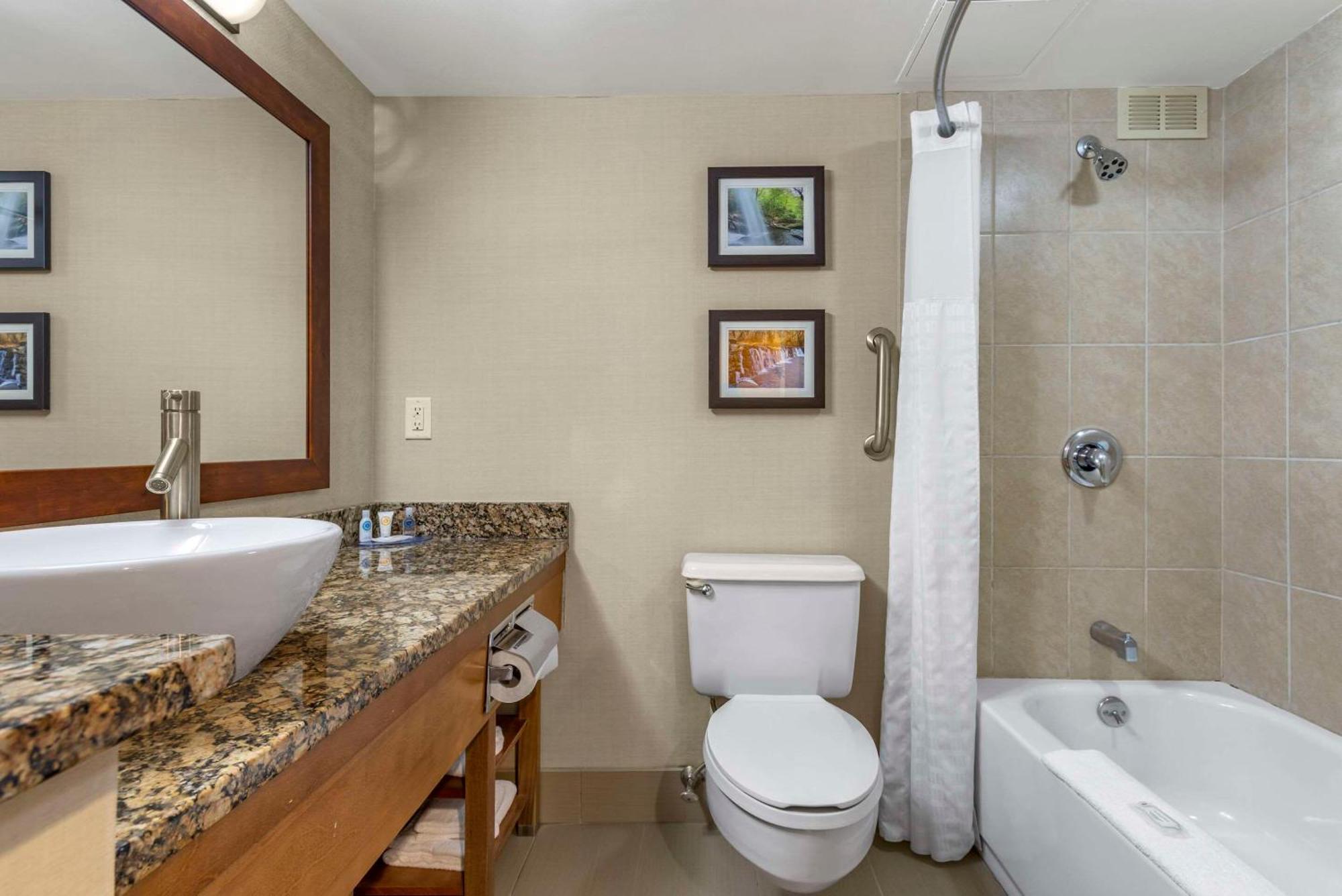 Comfort Inn & Suites Glen Mills - West Chester Zewnętrze zdjęcie