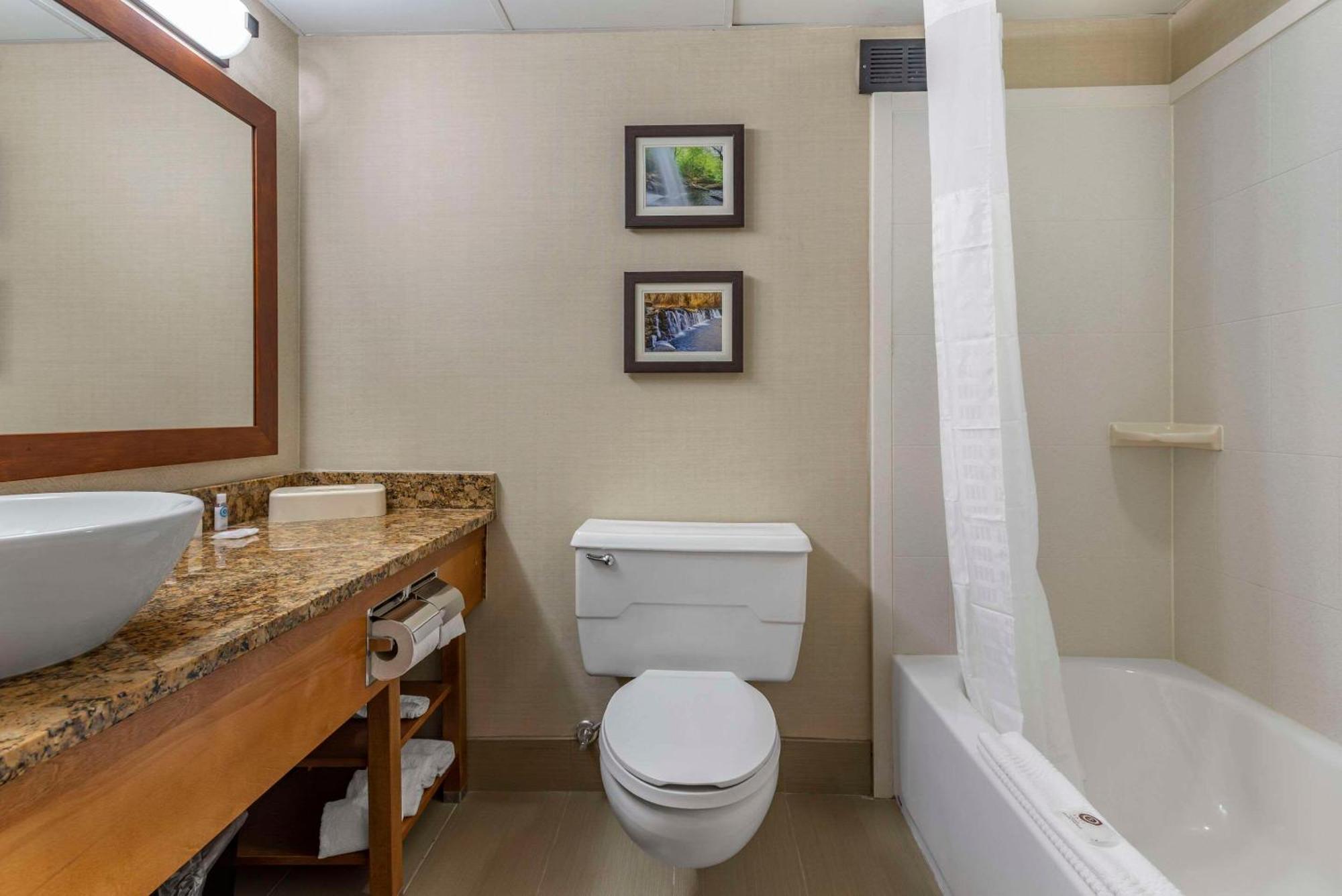 Comfort Inn & Suites Glen Mills - West Chester Zewnętrze zdjęcie